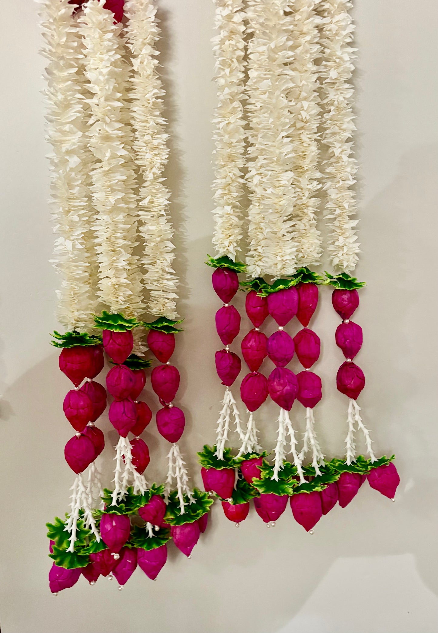 Jasmine Artificial String With Lotus Flower Center Decor 5 Strings